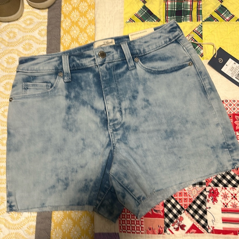 Universal Threads denim shorts nwt